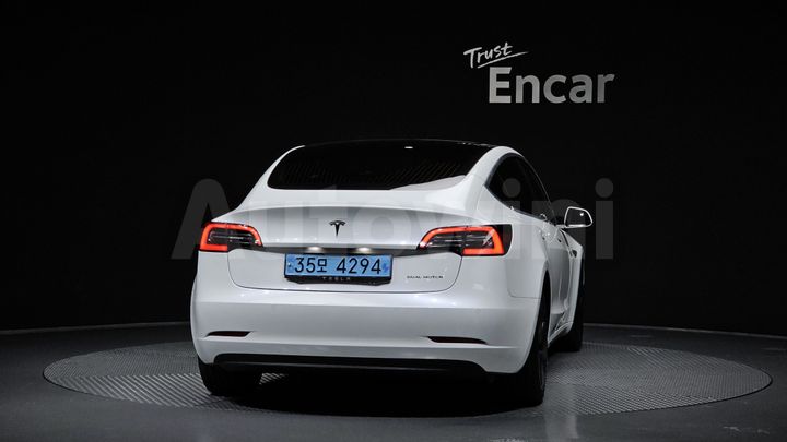 Tesla Model 3 2020 — 4