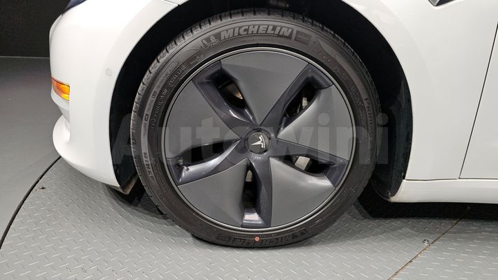 Tesla Model 3 2020 — 5