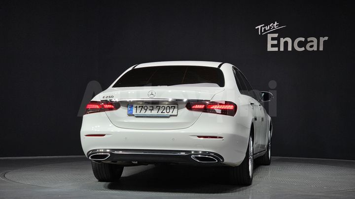 Mercedes Benz E Class 2023 — 4