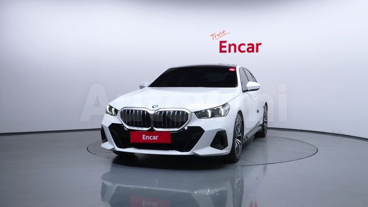 BMW 5 Series 2025 — 3