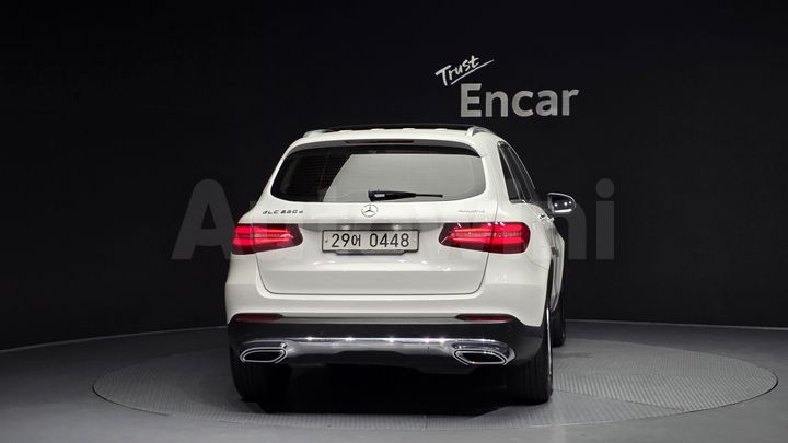 Mercedes Benz GLC Class 2017 — 4