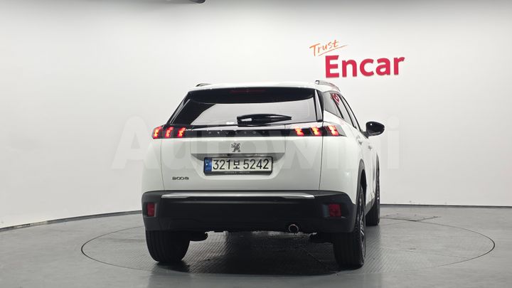 Peugeot 2008 2021 — 4