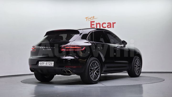 Porsche Macan 2017 — 2