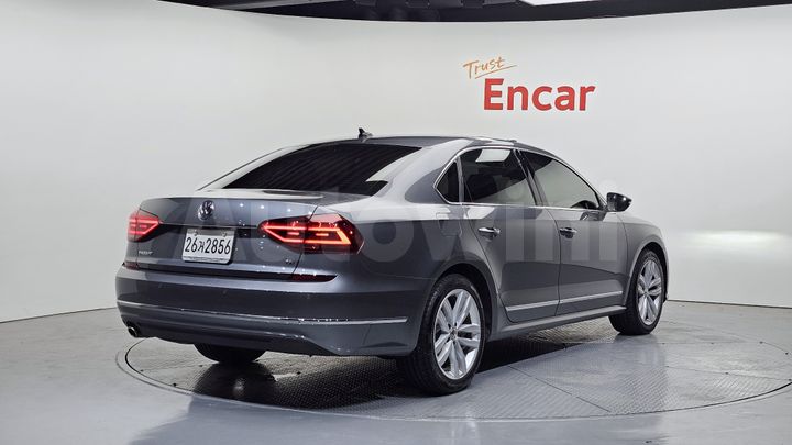 Volkswagen Passat 2018 — 2