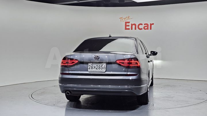 Volkswagen Passat 2018 — 4