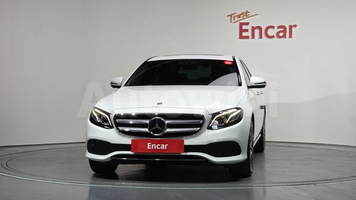 Mercedes Benz E Class 2019 — 3