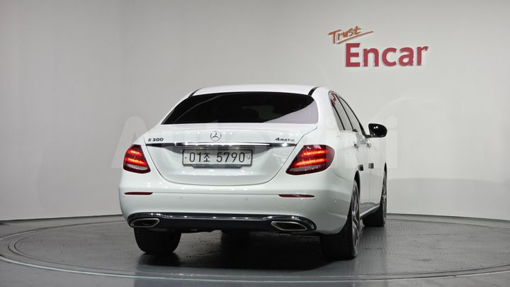 Mercedes Benz E Class 2019 — 4
