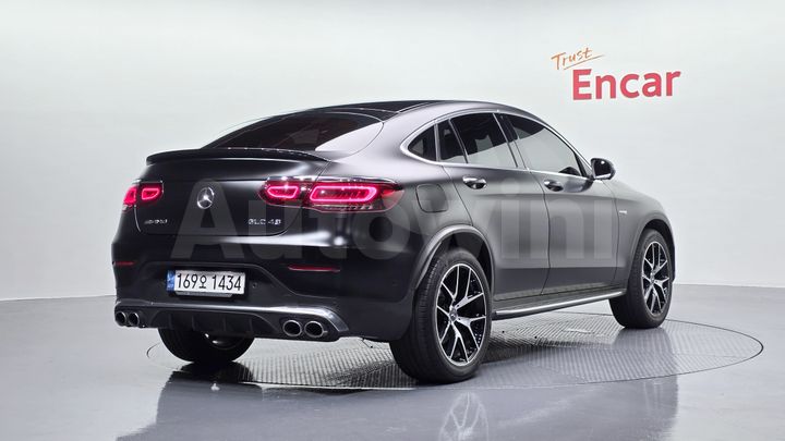 Mercedes Benz GLC Class 2022 — 2