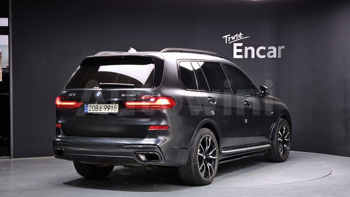 BMW X7 2021 — 2