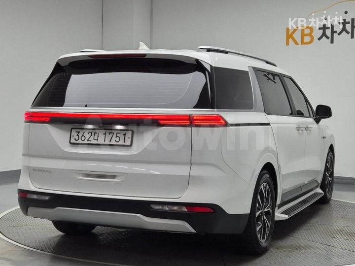Kia Carnival 2023 — 3