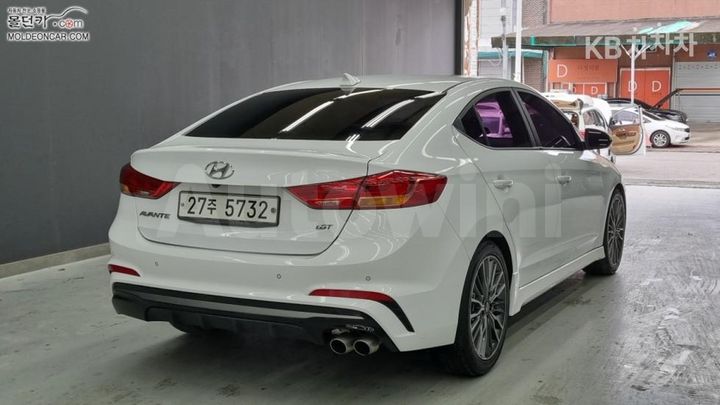 Hyundai Avante 2018 — 2
