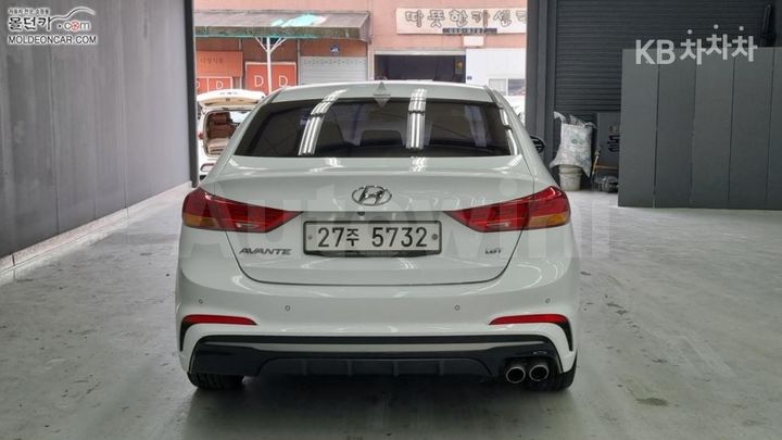 Hyundai Avante 2018 — 4