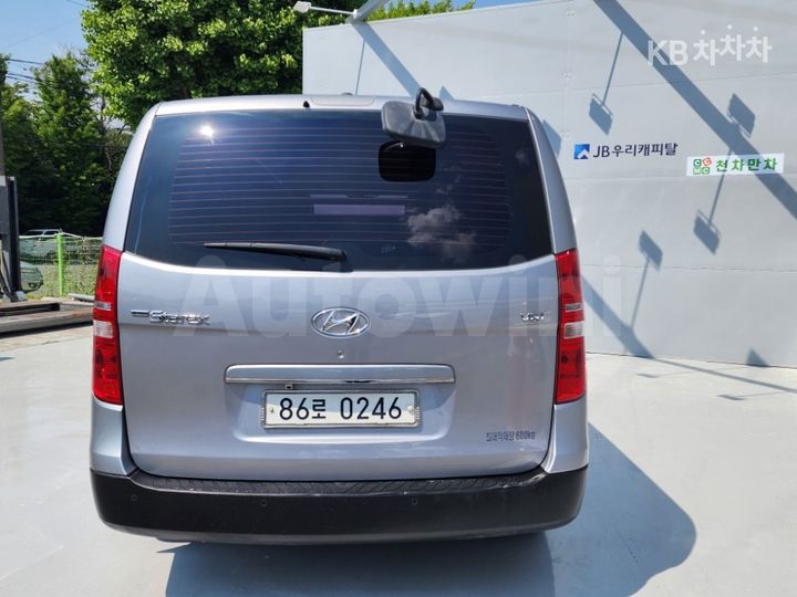 Hyundai Starex 2017 — 2