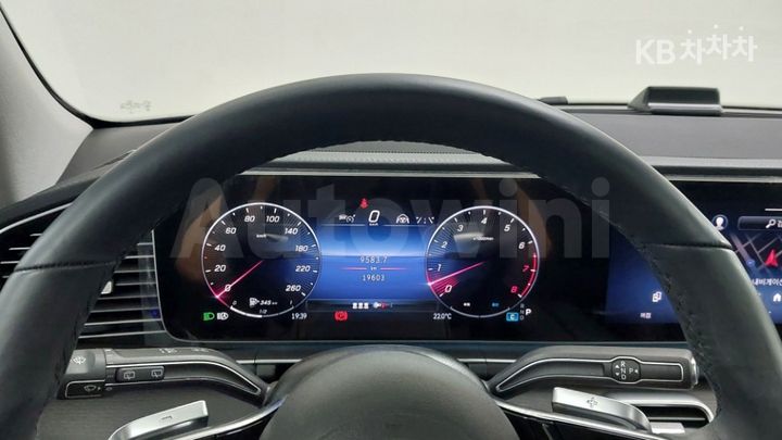 Mercedes Benz GLE Class 2024 — 5