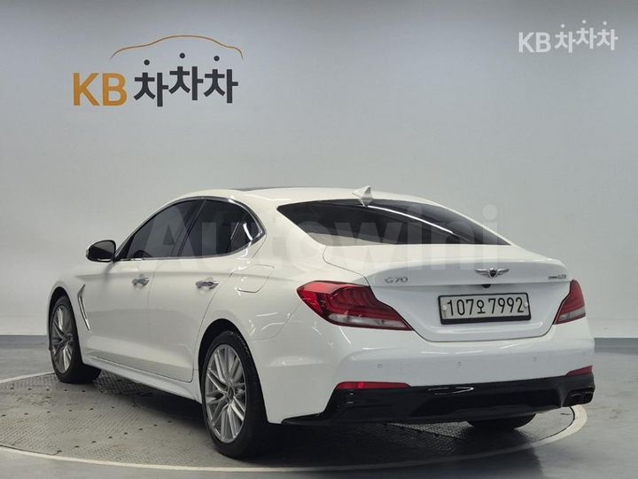 Genesis G70 2019 — 2