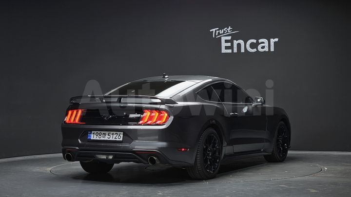 Ford Mustang 2020 — 2