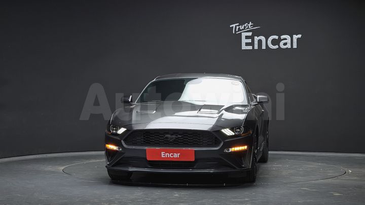 Ford Mustang 2020 — 3