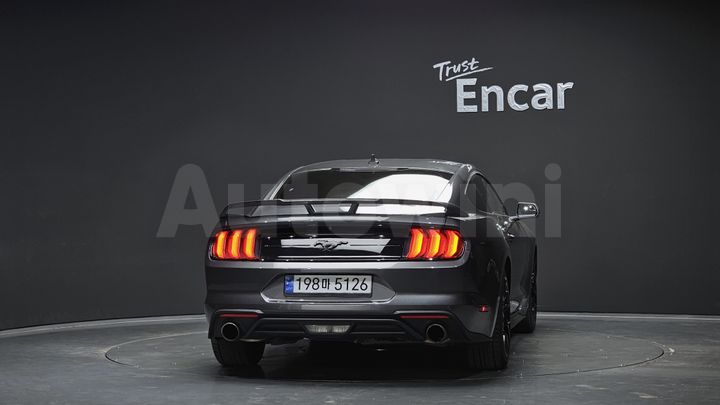 Ford Mustang 2020 — 4