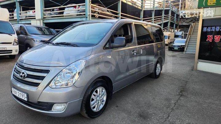Hyundai Starex 2017 — 2