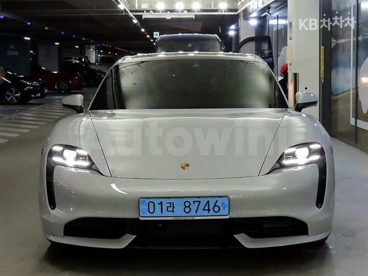 Porsche Taycan 2024 — 2