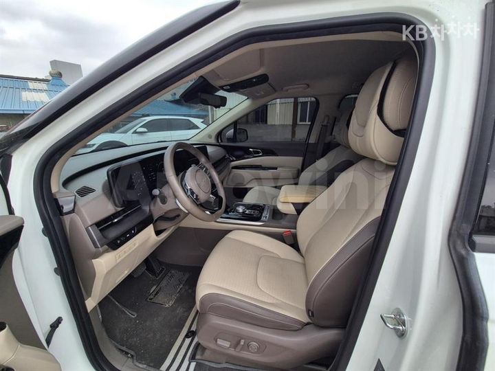 Kia Carnival 2023 KNANE813BPS313368 — 5