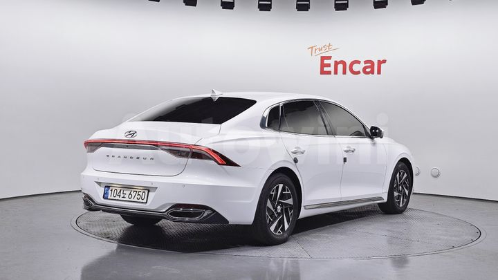 Hyundai Grandeur 2022 — 2