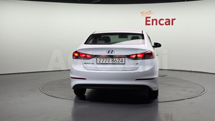 Hyundai Avante 2018 — 4