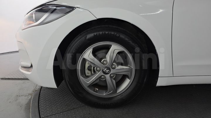 Hyundai Avante 2018 — 5
