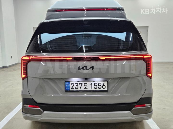 Kia Carnival 2025 — 3