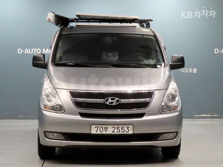 Hyundai Starex 2011 — 2