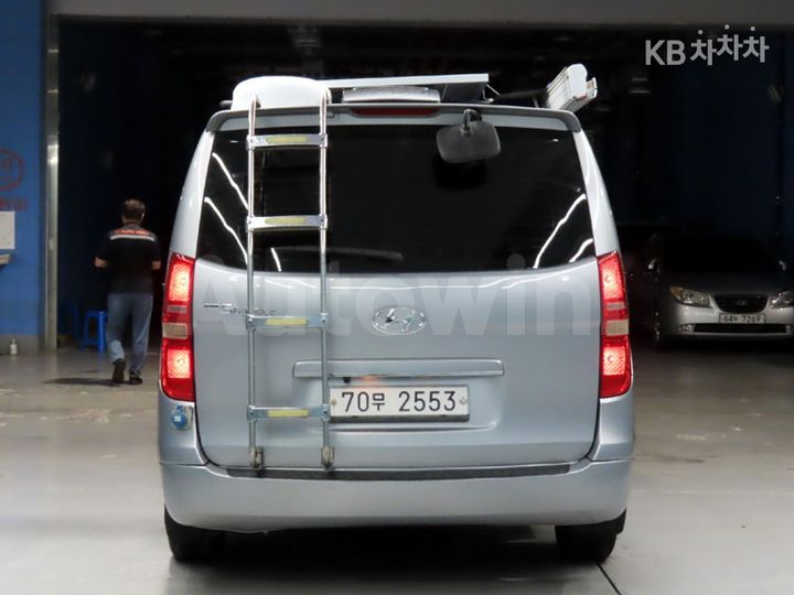 Hyundai Starex 2011 — 3