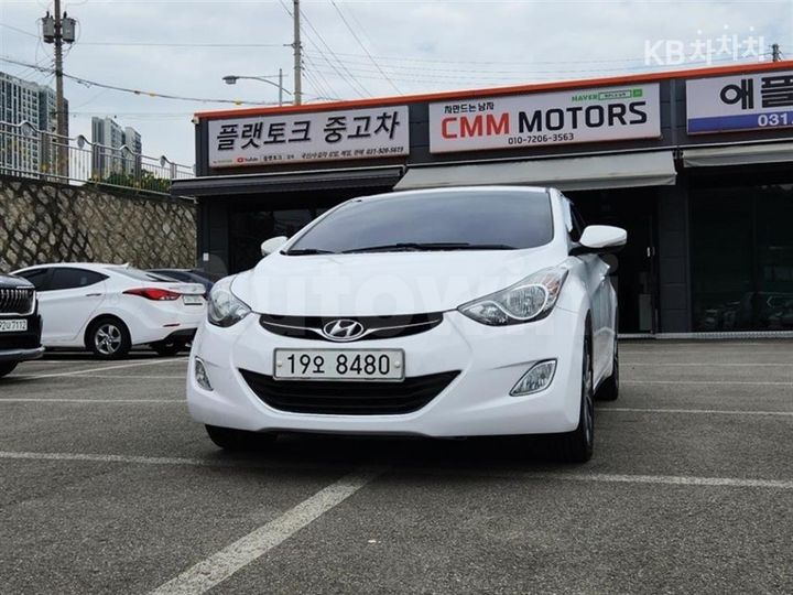 Hyundai Avante 2014 — 3