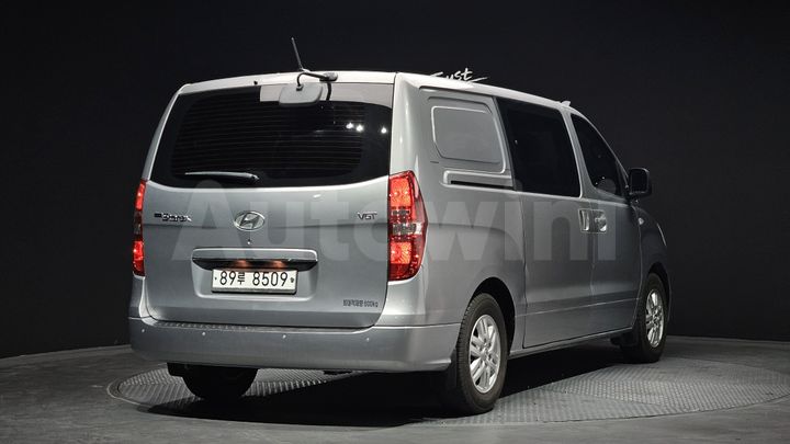Hyundai Starex 2016 — 2