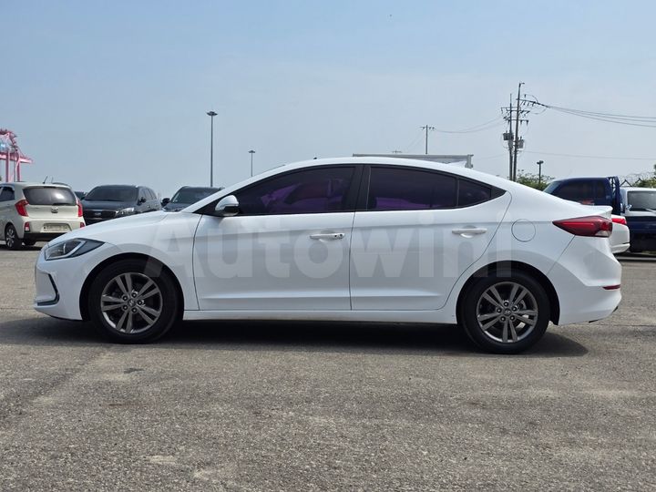 Hyundai Avante 2016 — 3