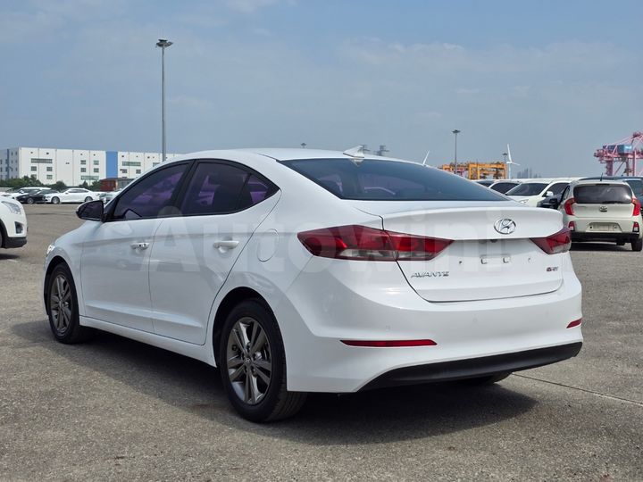 Hyundai Avante 2016 — 4