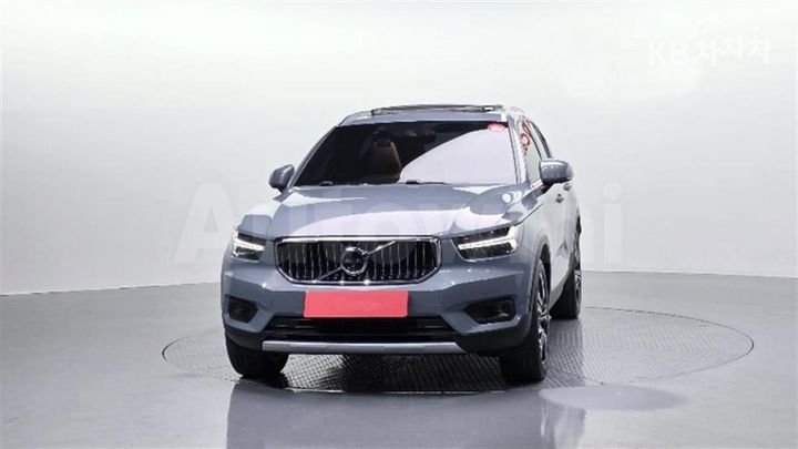 Volvo XC40 2021 YV1XZK92CM2598239 — 3