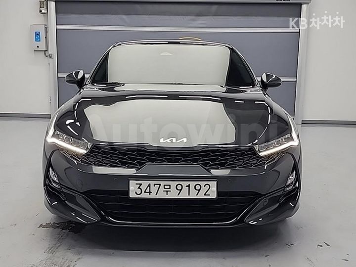 Kia K5 2023 — 2