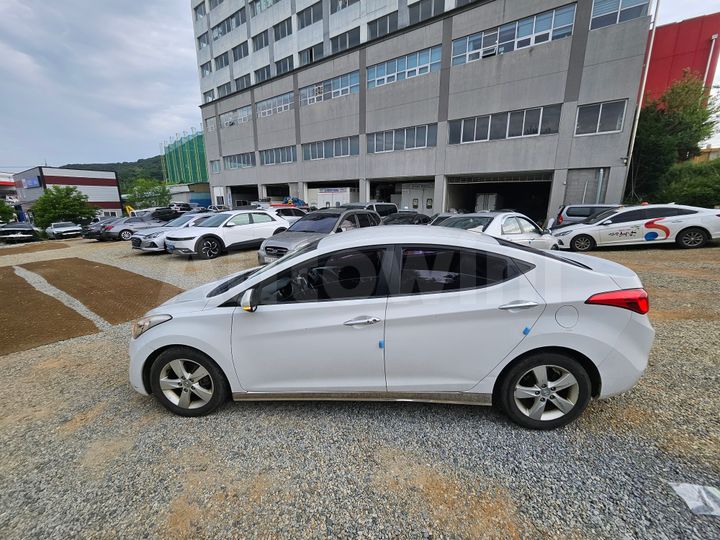 Hyundai Avante 2012 — 3