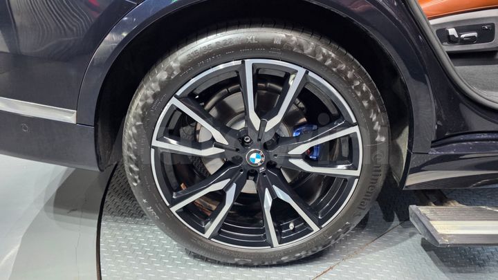 BMW X7 2020 — 5