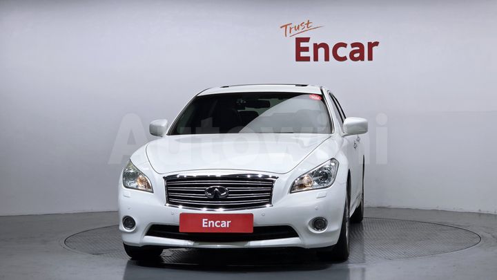Infiniti M 2011 — 3