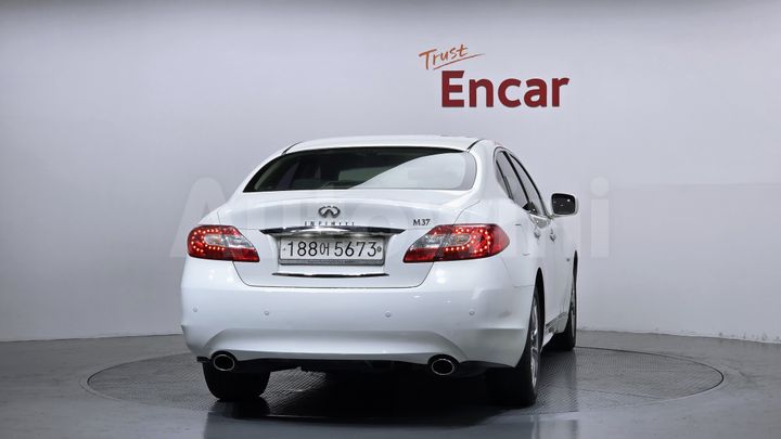 Infiniti M 2011 — 4
