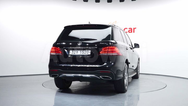 Mercedes Benz GLE Class 2017 — 4