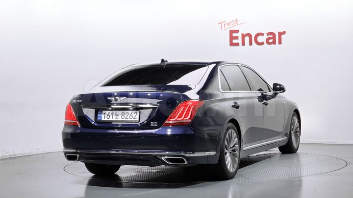 Genesis EQ900 2016 — 2