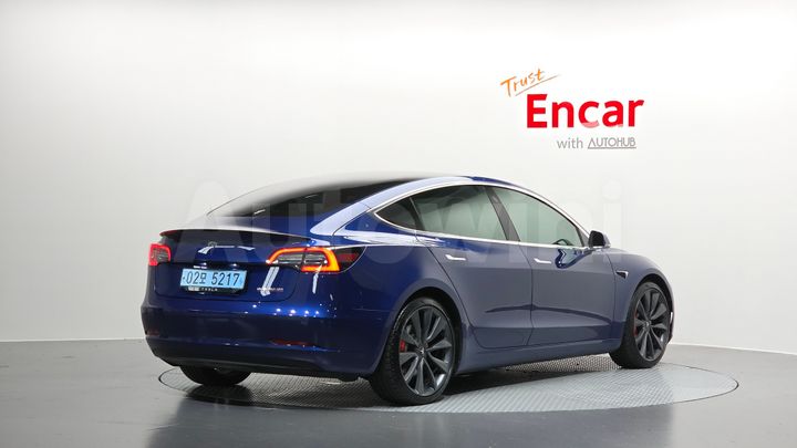 Tesla Model 3 2020 — 2