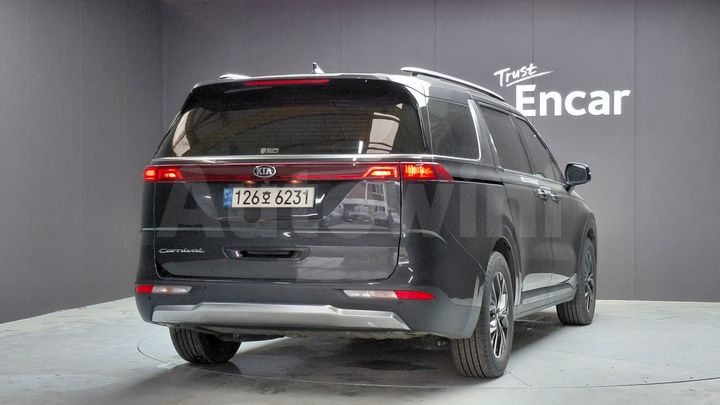 Kia Carnival 2021 — 4