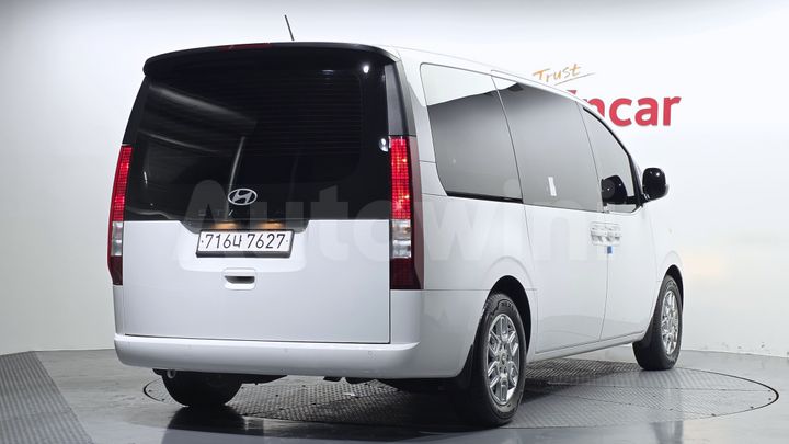 Hyundai Staria 2025 — 2