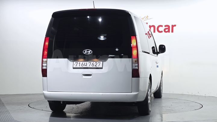 Hyundai Staria 2025 — 4