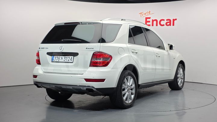 Mercedes Benz M Class 2011 — 2