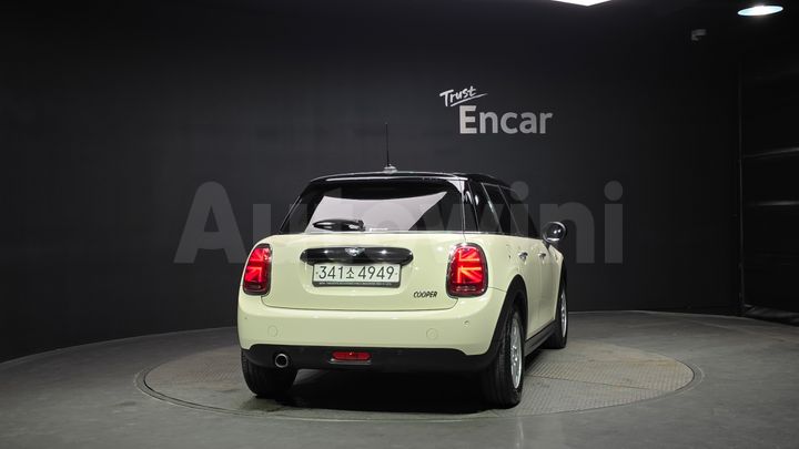 Mini Cooper 2020 — 4