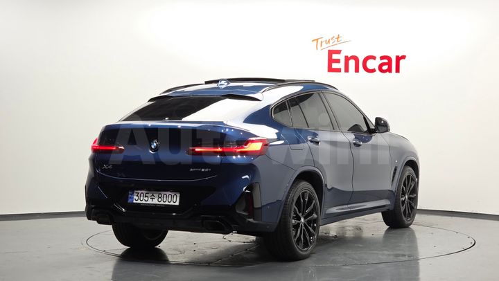BMW X4 2023 — 2